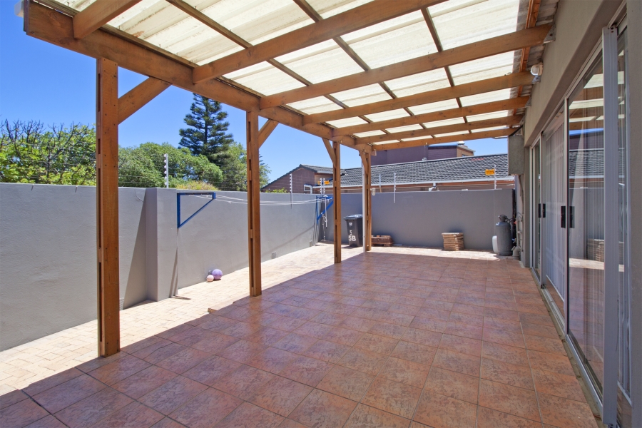 2 Bedroom Property for Sale in Faerie Knowe Western Cape